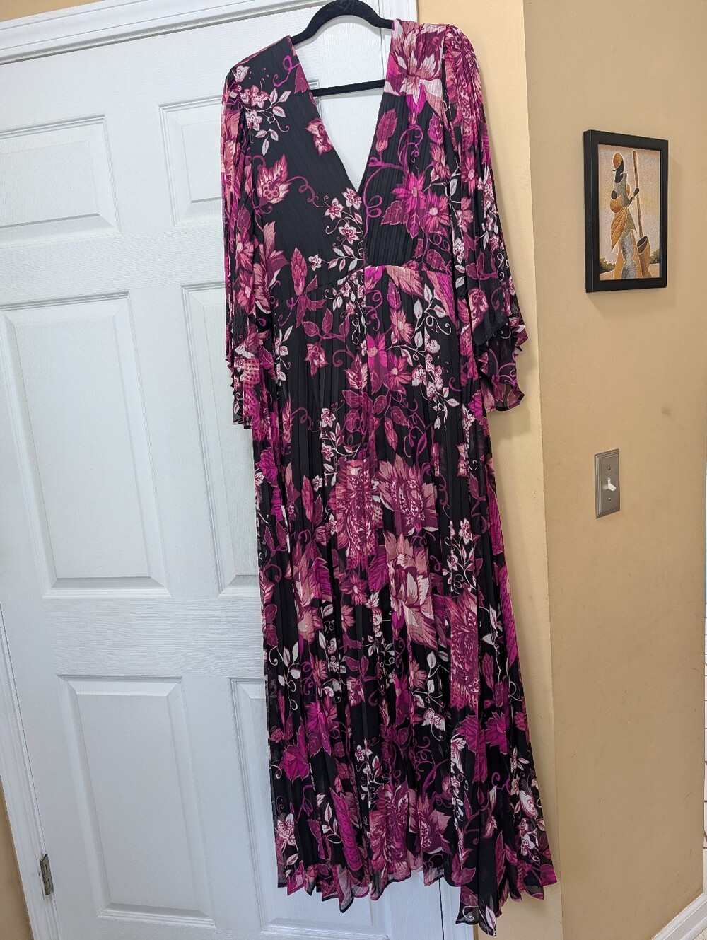 Express Floral PleatedV-Neck Maxi Dress in Magenta and Black Like Anthropology